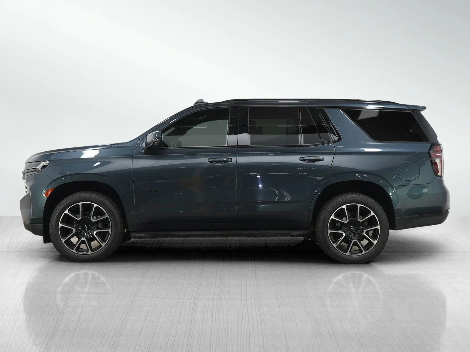 Used 2021 Chevrolet Tahoe RST with VIN 1GNSKRKD2MR317987 for sale in Bloomington, Minnesota