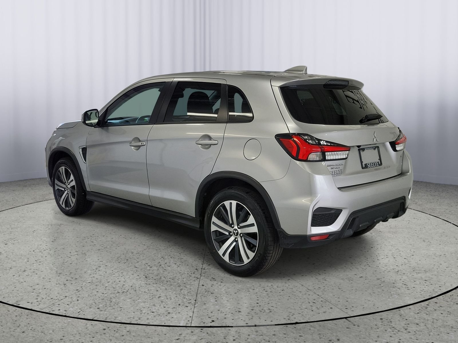 Used 2024 Silver Mitsubishi 2.0 SE image 3