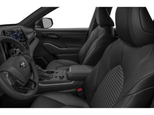 Used 2022 Pearl Toyota XLE image 9