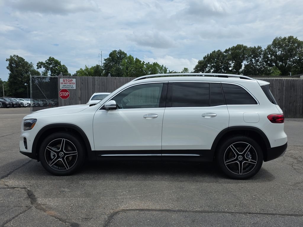 New 2026 White Mercedes-Benz GLB 250 image 2