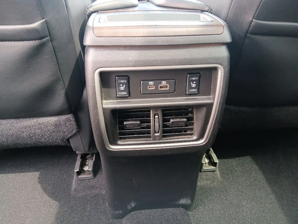 Used 2020 Pearl White Tricoat Nissan Platinum image 33