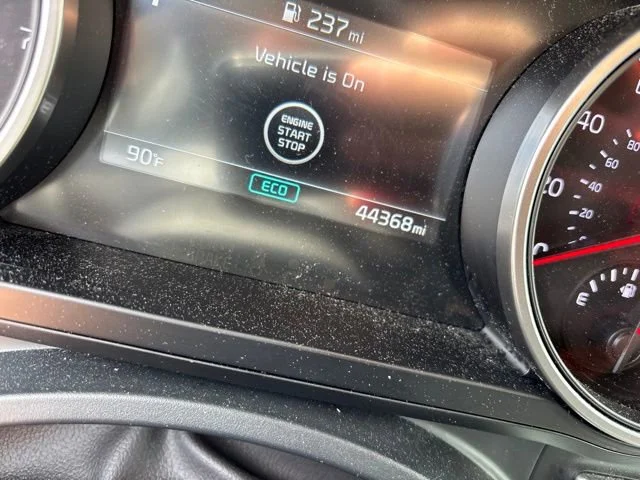 Used 2024 Snow White Pearl Kia LX image 21