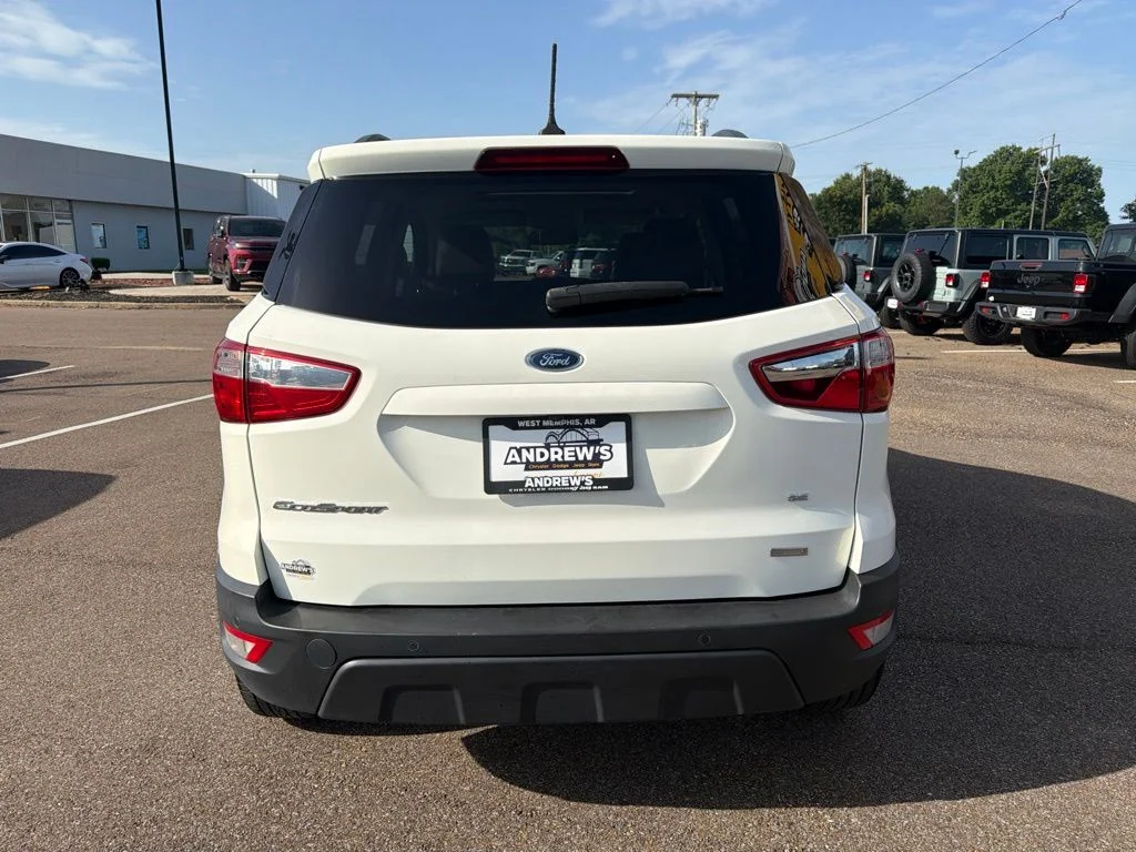 Used 2020 White Ford SE image 5