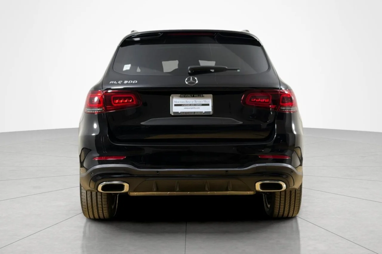 Certified Used 2022 Black Mercedes-Benz GLC 300 image 4