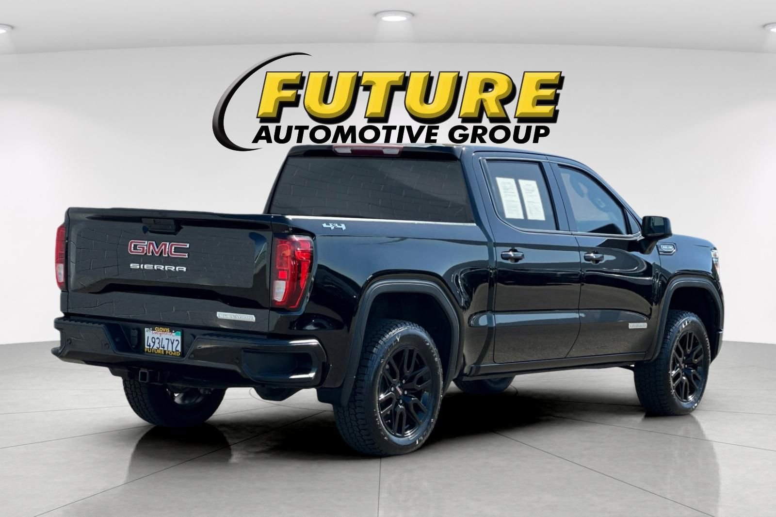 Used 2020 Black GMC Elevation image 3