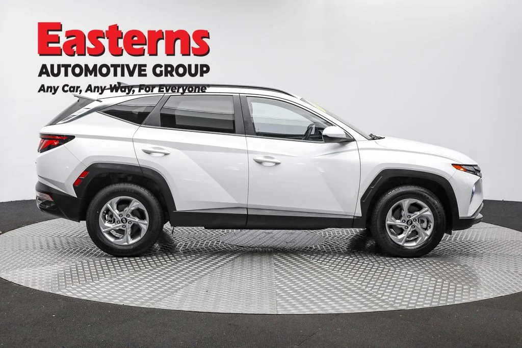 Used 2024 White Hyundai SEL image 4