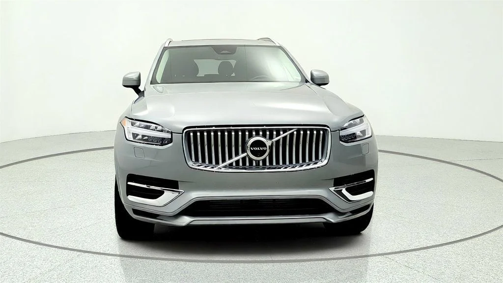 Used 2025 Vapour Grey Metallic Volvo T8 AWD Plus 7-Seater w/ harman/kardon & 21