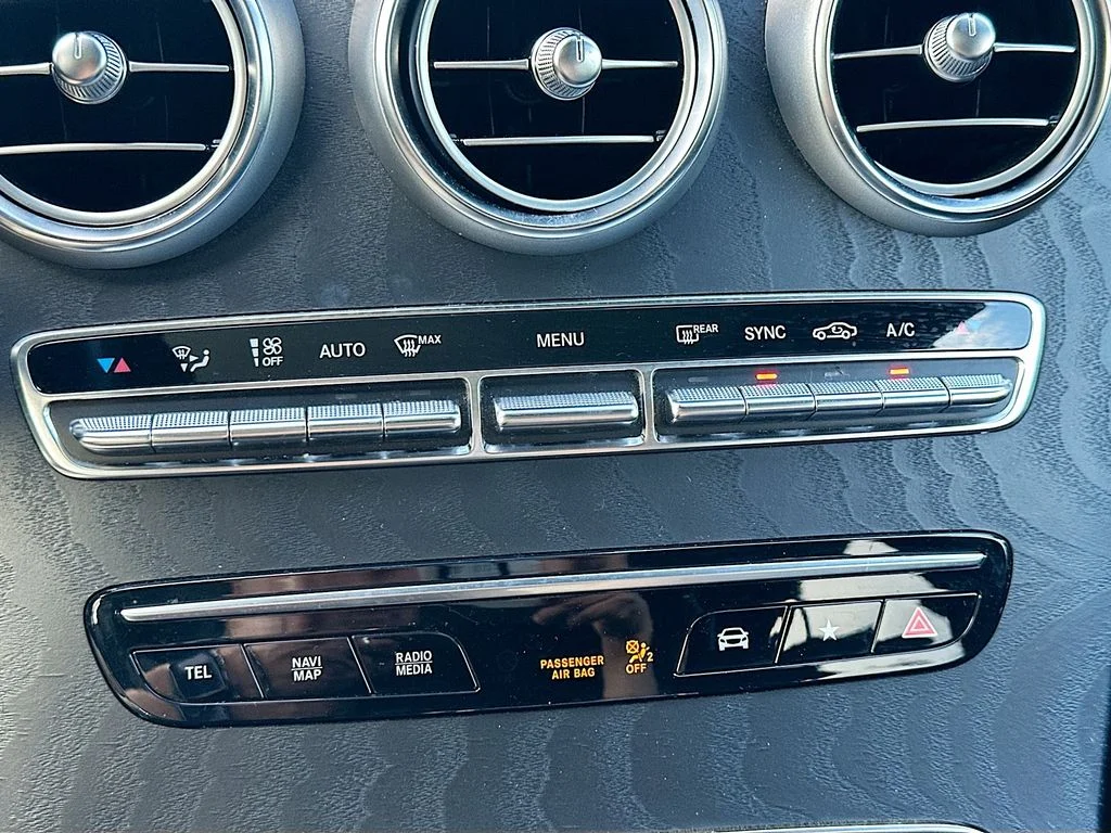 Certified Used 2022  Mercedes-Benz GLC 300 image 15