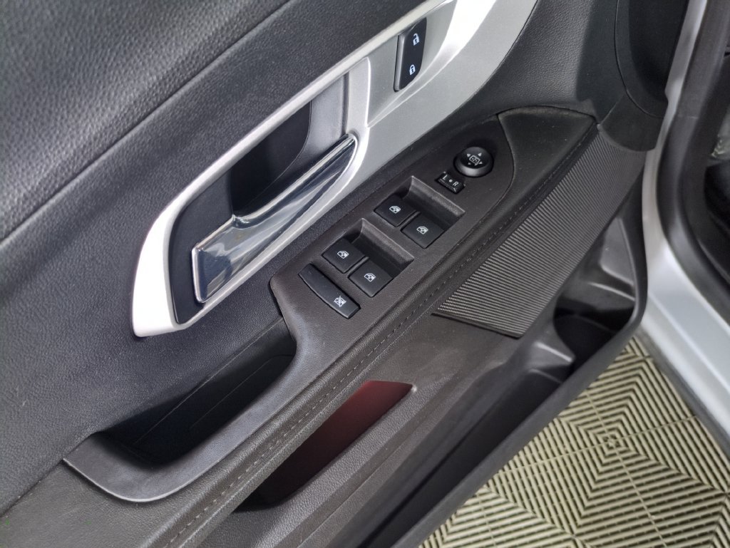 Used 2015 Silver Ice Metallic Chevrolet LS image 13