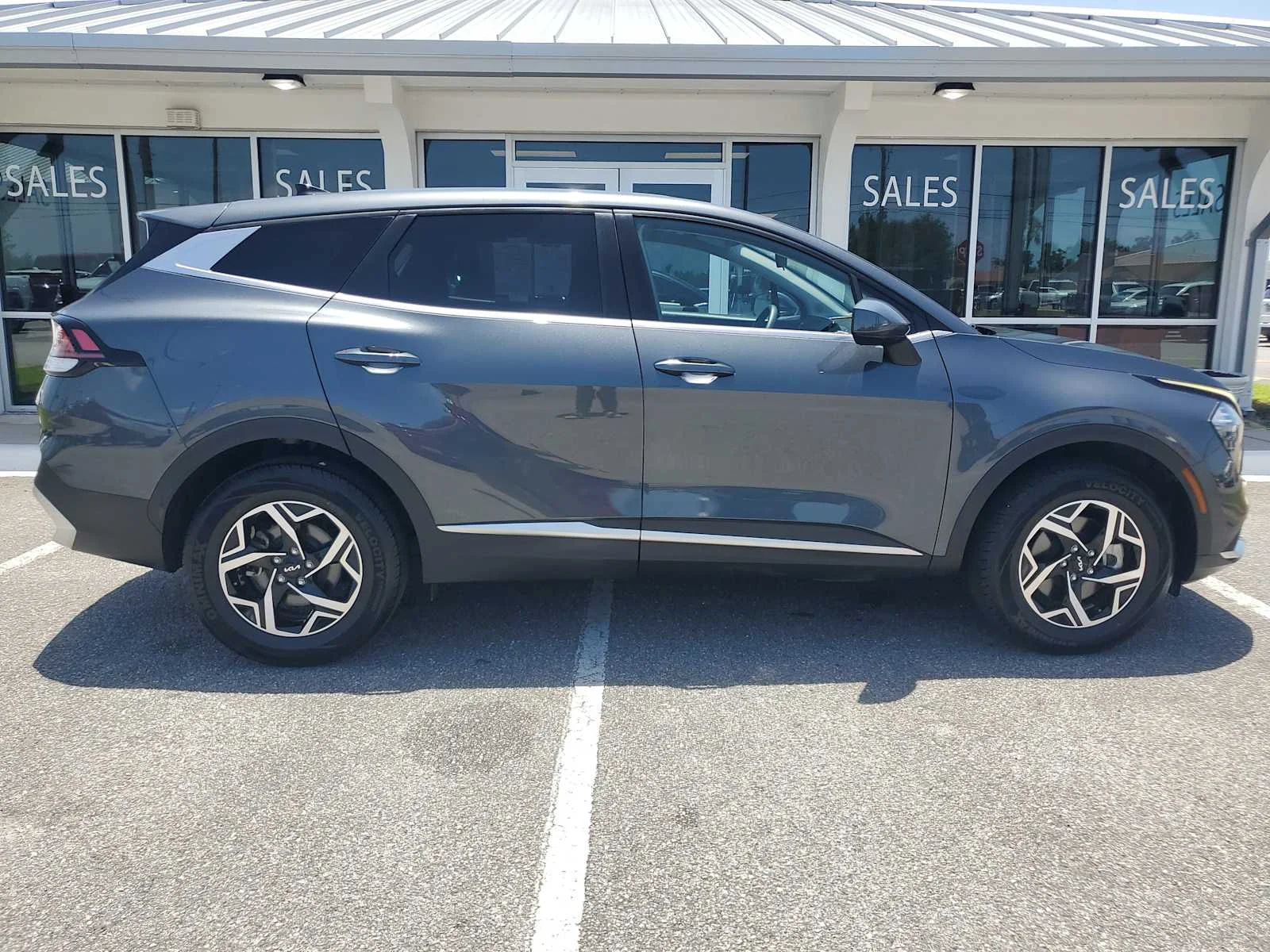 2023 Kia Sportage LX - Photo 10