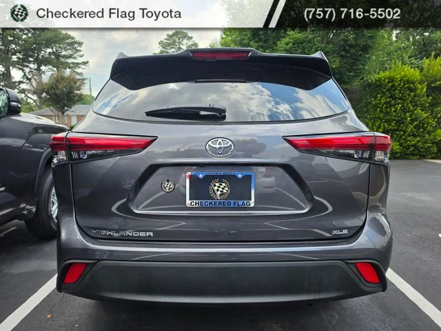 Used 2023 Magnetic Gray Metallic Toyota XLE image 5