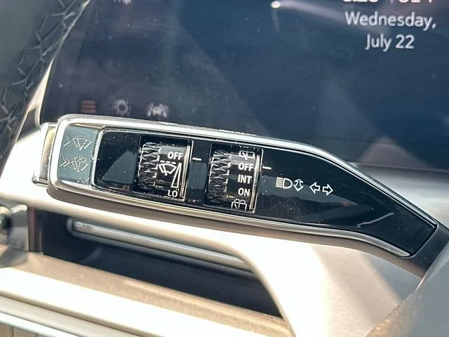 2026 Cadillac VISTIQ Sport - Photo 9