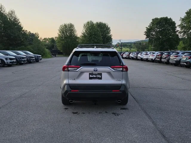 Used 2019 Silver Sky Metallic Toyota XLE image 7