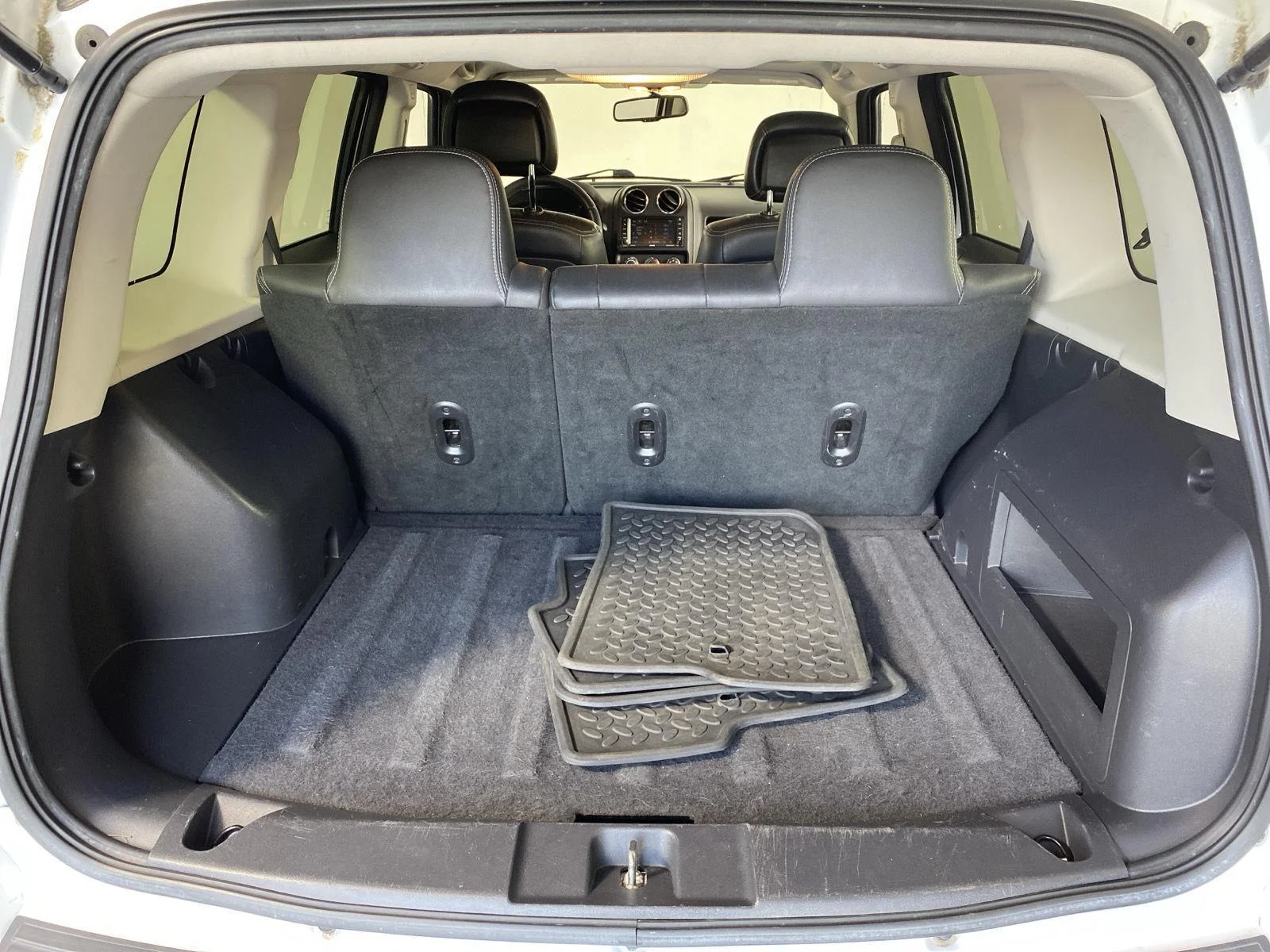 Used 2016 Bright White Clearcoat Jeep High Altitude Edition image 7