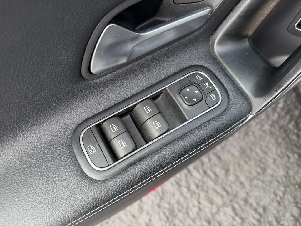 Used 2025 black Mercedes-Benz CLA 250 image 10