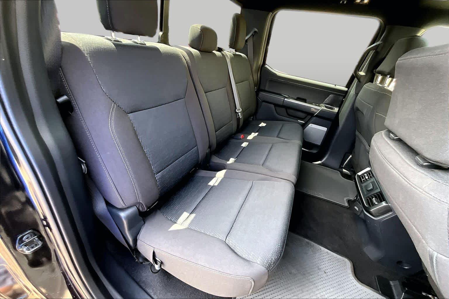 Used 2023 Agate Black Metallic Ford XLT image 20