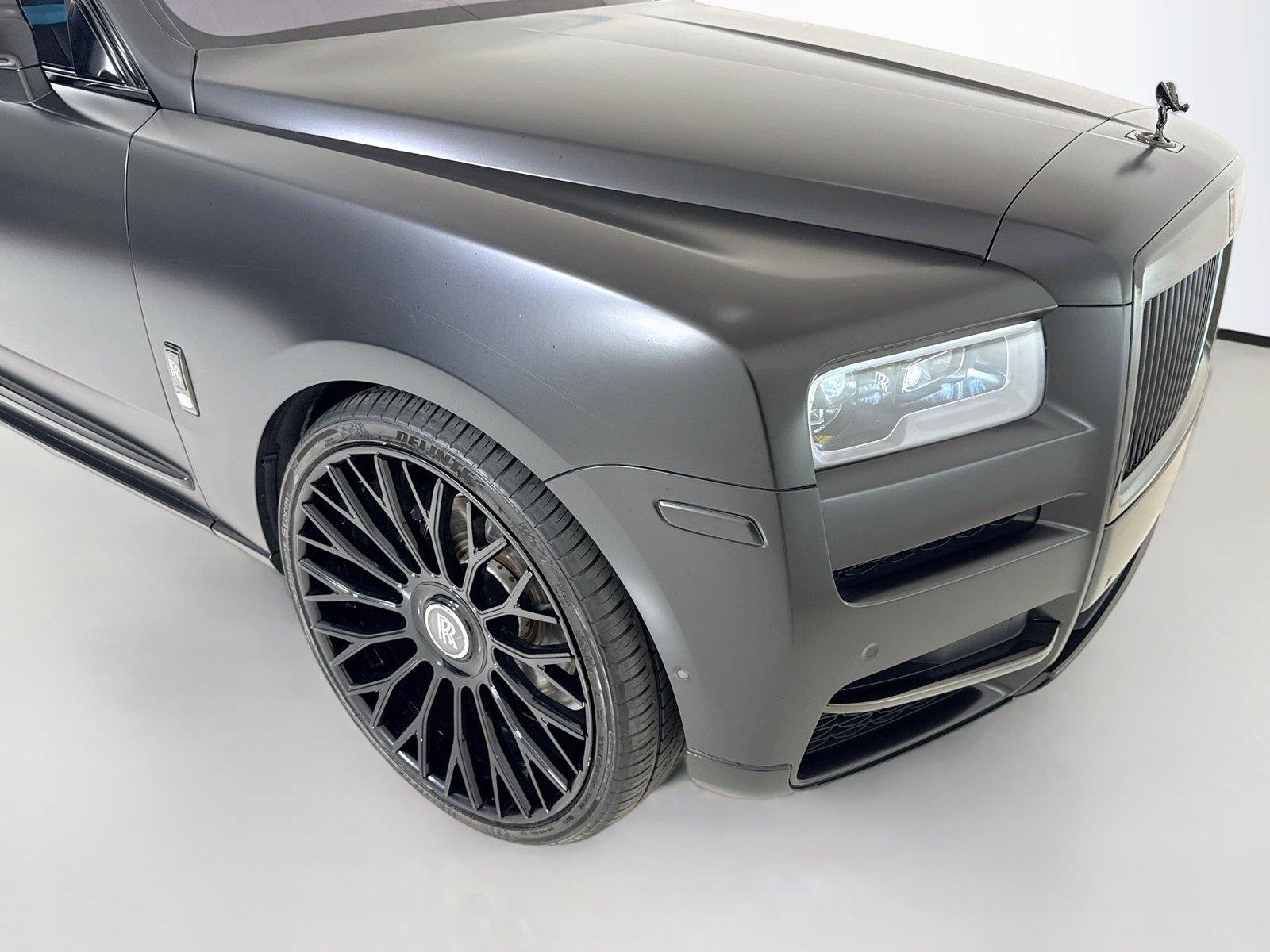 Used 2023 Gunmetal Rolls-Royce Black Badge | Rear Entertainment | 26
