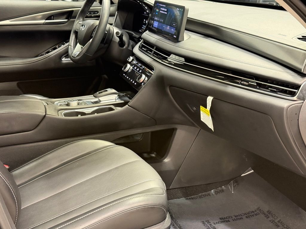 Used 2026 Mineral Black INFINITI LUXE image 28