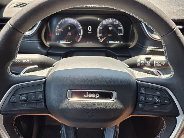 Used 2025 Gray Jeep Laredo X image 22