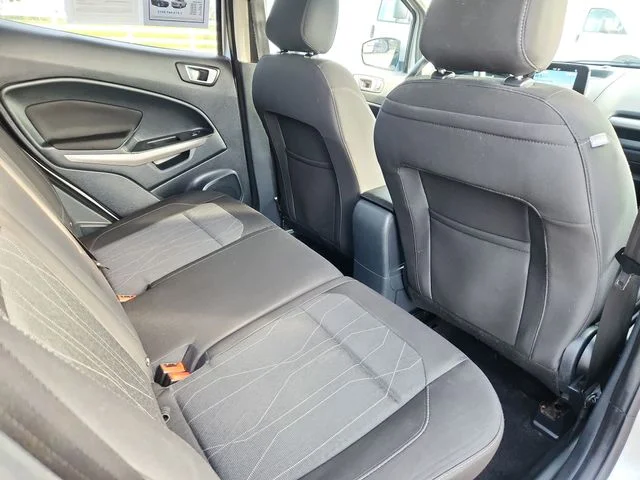 Used 2019 Silver Ford SE image 29