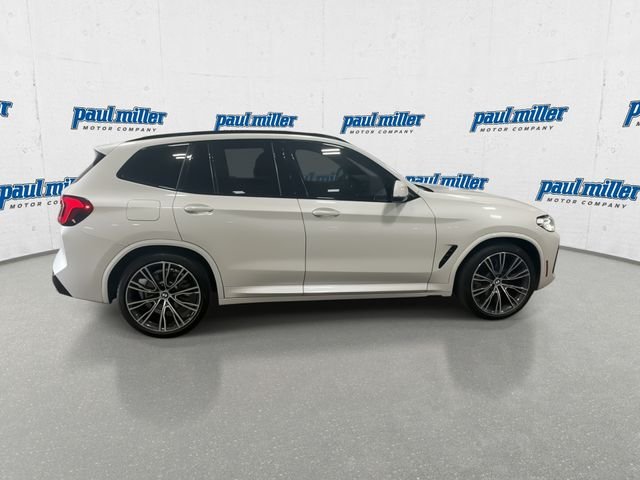 Used 2022 White BMW sDrive30i image 13