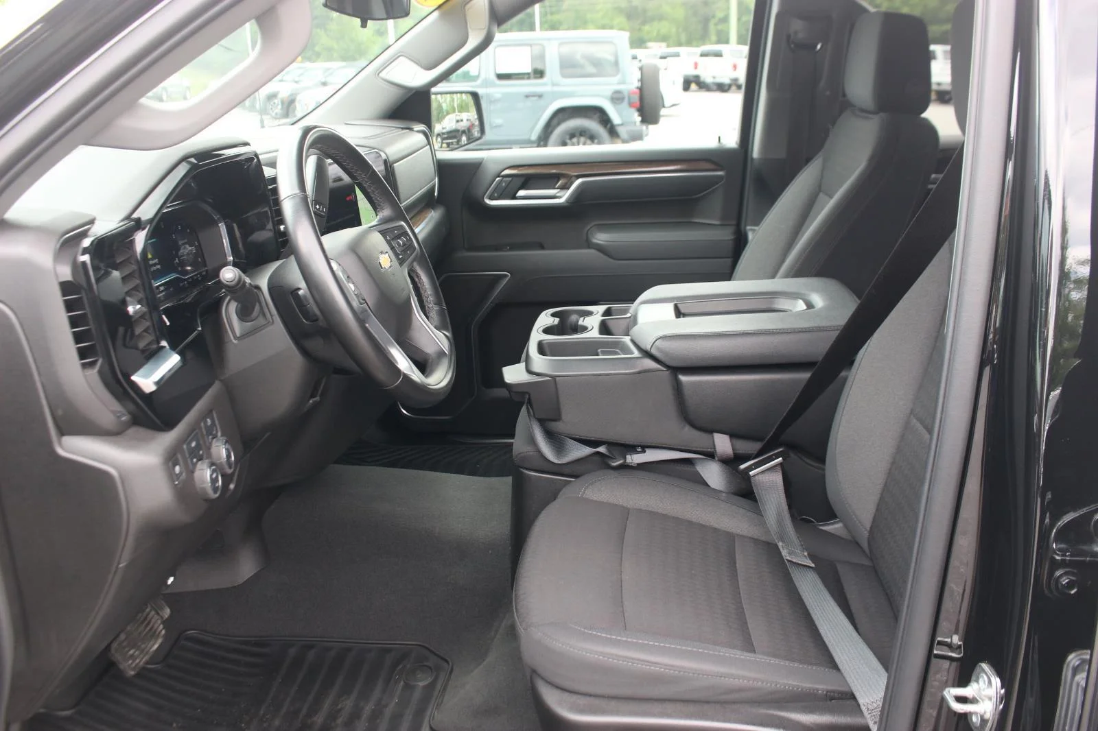 Used 2025 Black Chevrolet LT image 16