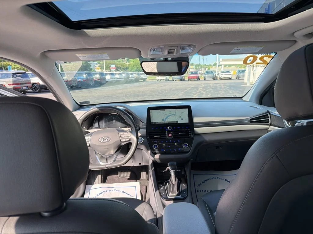 Used 2020 Stellar Silver Hyundai Limited image 16