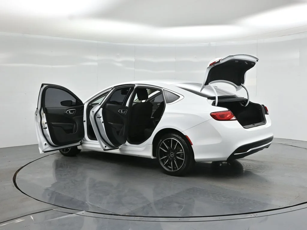 Used 2015 White Chrysler Limited image 30
