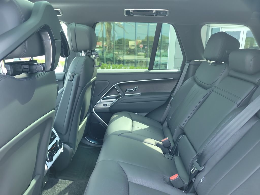 New 2026 Fuji White Land Rover SE image 16