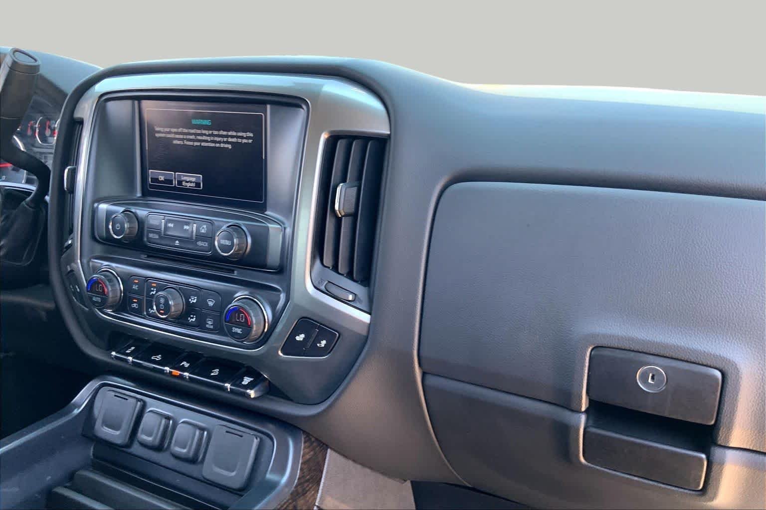 Used 2018 Summit White Chevrolet LT image 17