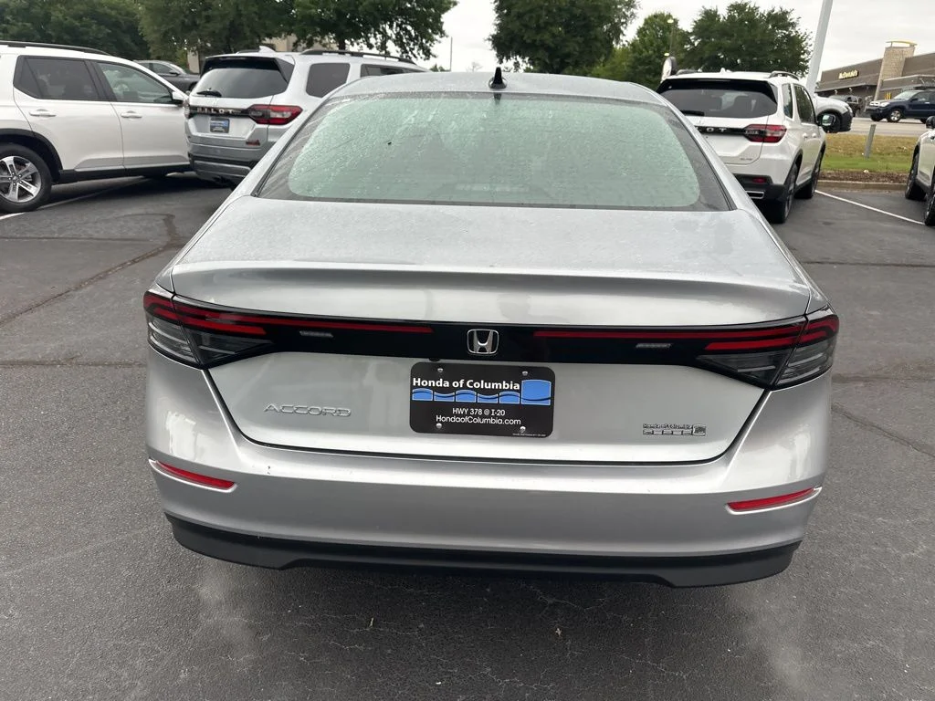 New 2026 Solar Silver Metallic Honda SE image 4