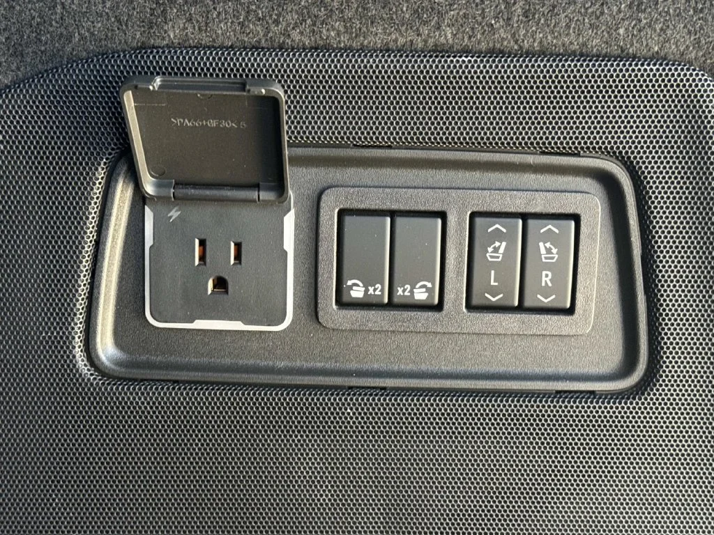 Used 2024 Black Cadillac Sport image 13