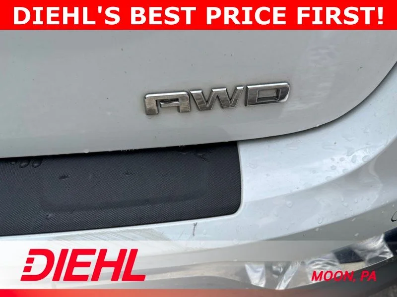 Used 2017 White GMC SLT image 17