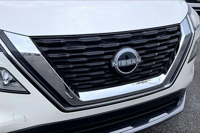 Used 2023 White Nissan SL image 30