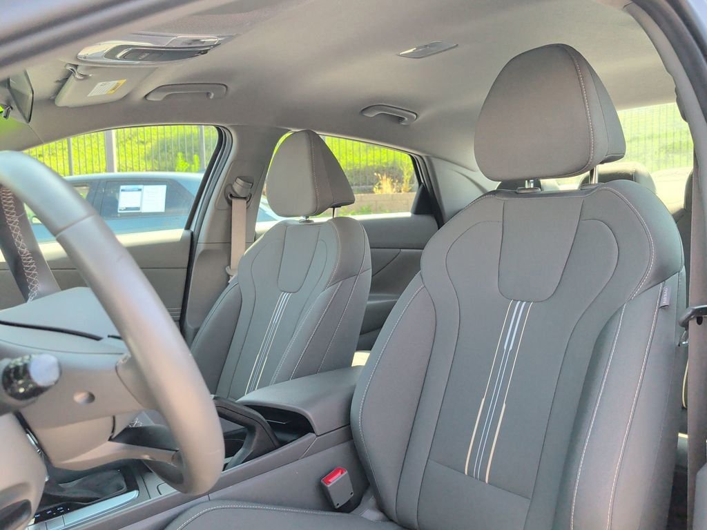 2025 Hyundai Elantra SEL - Photo 21