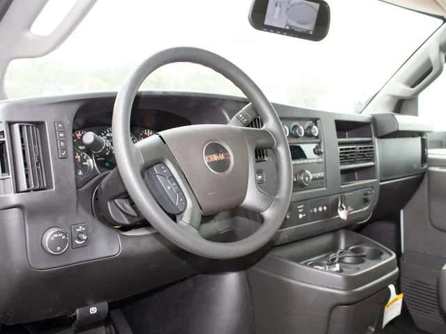 New 2025 Summit White GMC 1WT image 5