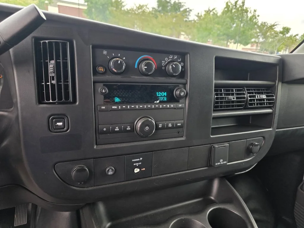 Used 2025 Summit White Chevrolet WT image 16
