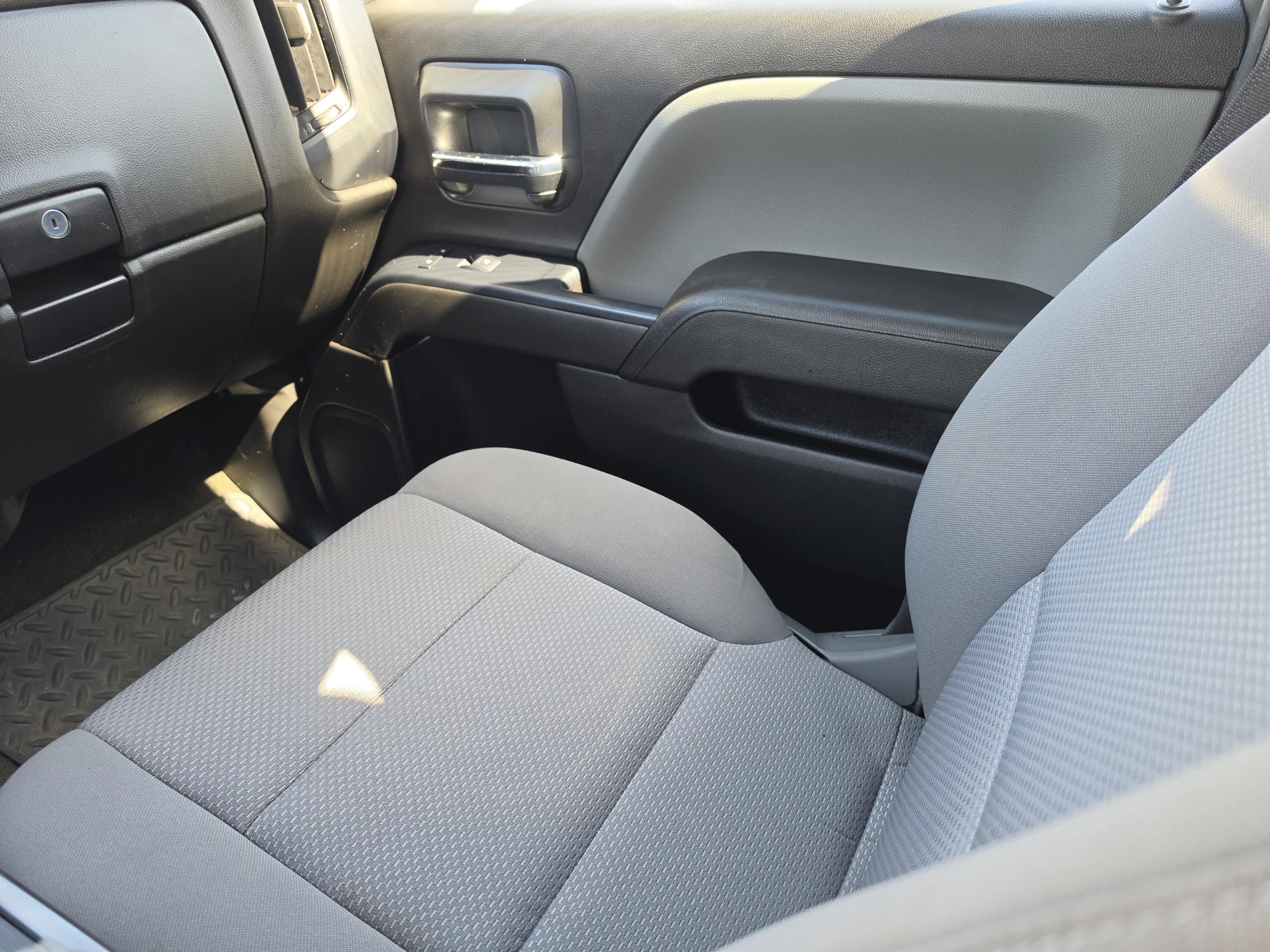 Used 2018 Stone Blue Metallic GMC Base image 21