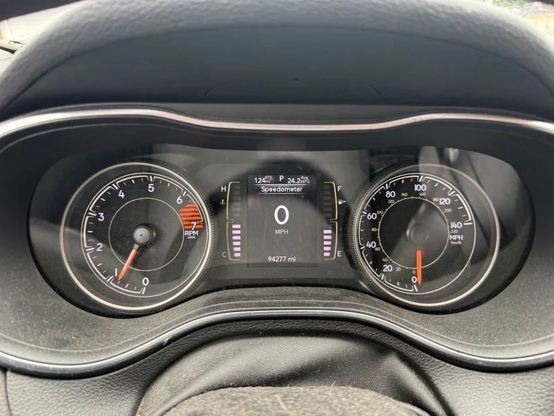 Used 2019 Gray Jeep Latitude Plus image 11
