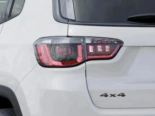 New 2026 Bright White Clearcoat Jeep Latitude image 113