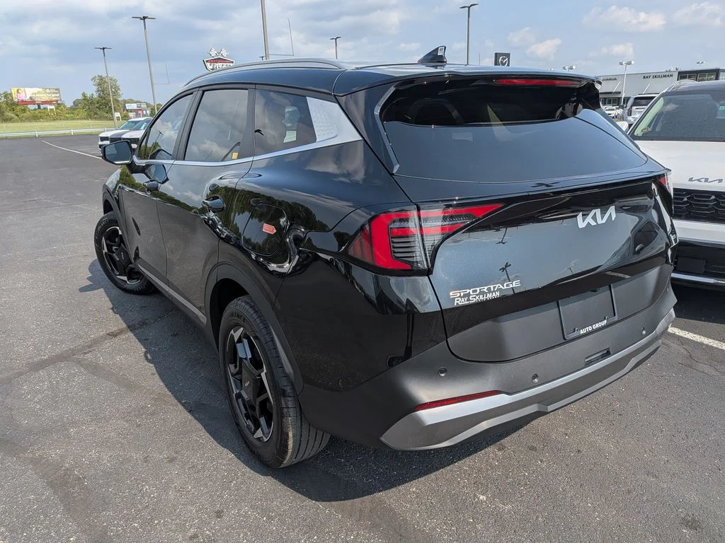 New 2027 Fusion Black Kia EX image 5