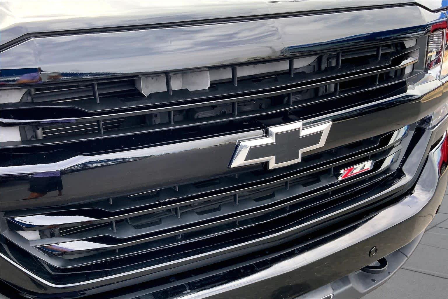 Used 2017 Black Chevrolet LTZ image 30