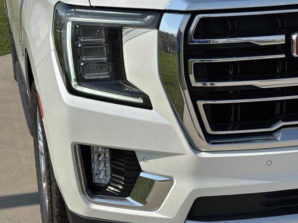 2022 GMC Yukon XL SLT - Photo 11