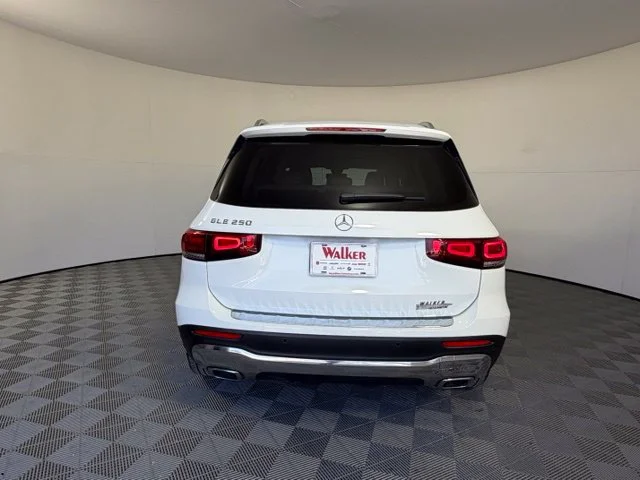 Used 2022  Mercedes-Benz GLB 250 image 7