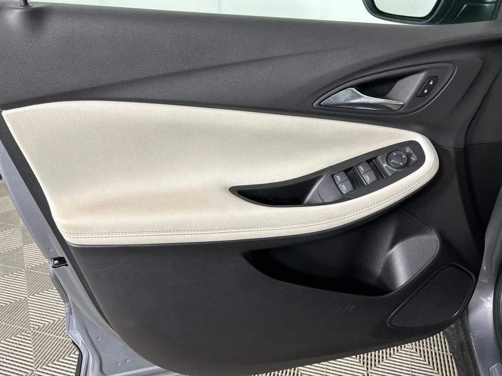 Used 2023 Gray Buick Preferred image 11