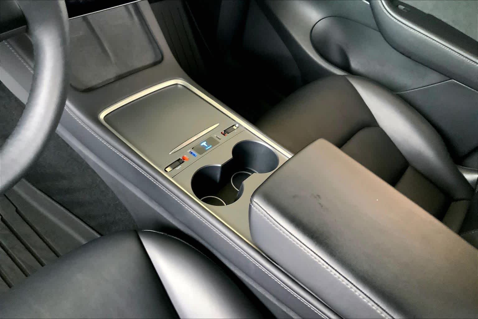 Used 2022 Deep Blue Metallic Tesla Performance image 15