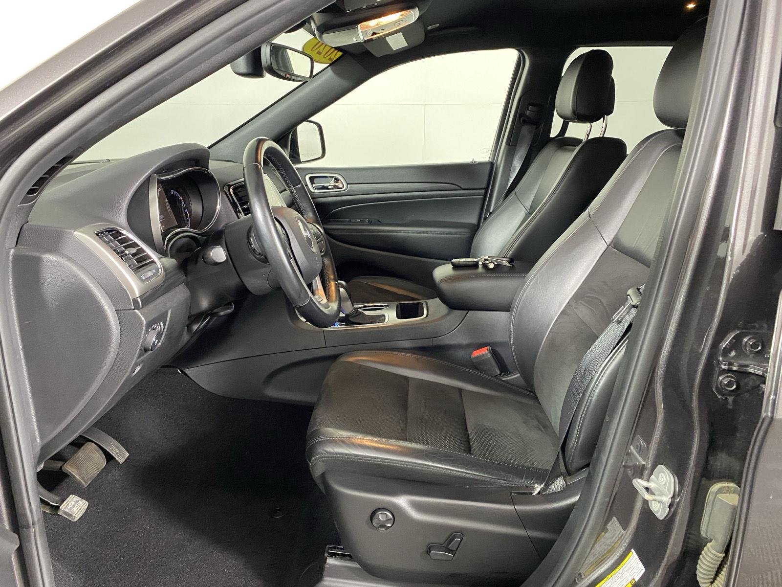 Used 2020 Granite Crystal Metallic Clearcoat Jeep Altitude image 13