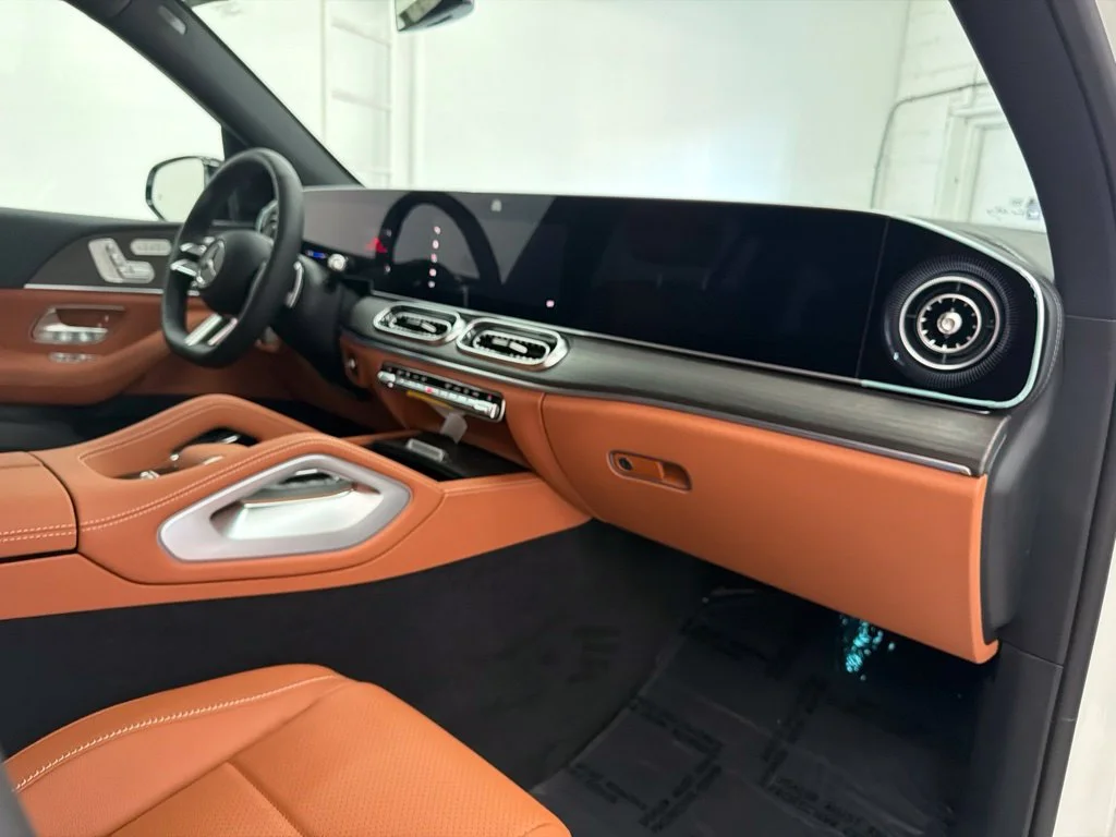 New 2027 White Mercedes-Benz GLS 450 image 32