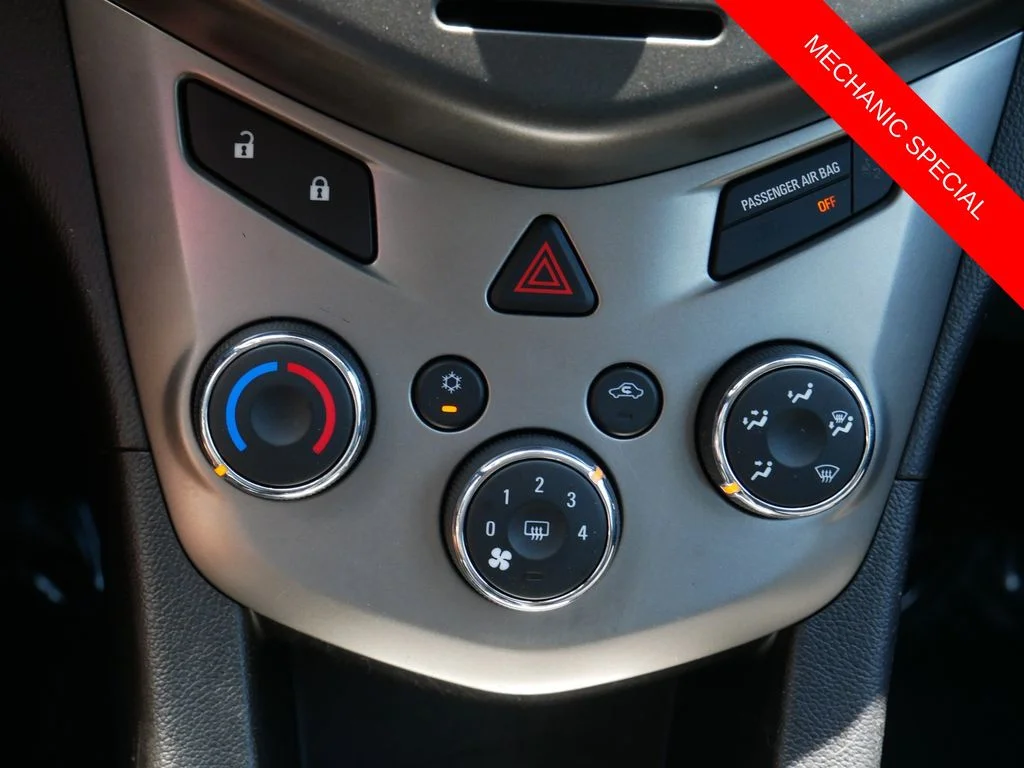 Used 2013 Red Chevrolet LT image 24