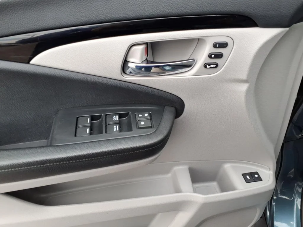 2021 Honda Pilot Touring - Photo 16
